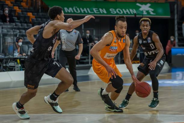 导致防线失 导致防线失